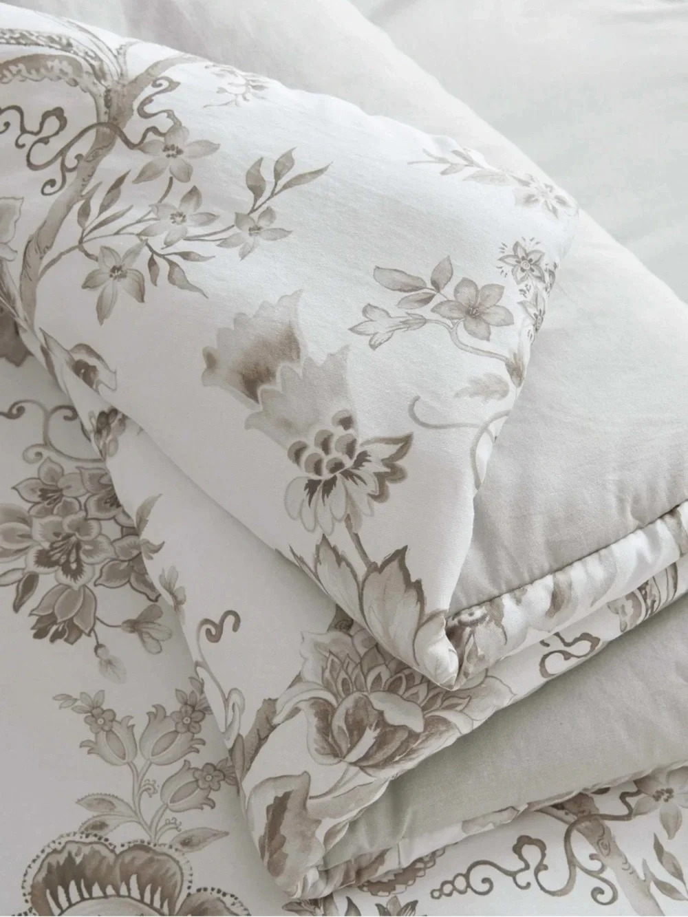 - King Comforter Set, Smooth Sateen Front with Subtle Sheen & Lightweight Cot